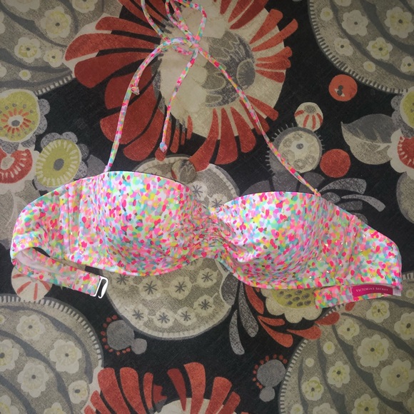 Victoria's Secret Other - Victoria’s Secret GENTLY used 36B Swim Top